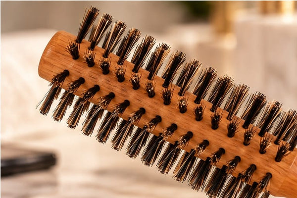 Niva Classic 124 Round Hair Brush 35mm – Close-up of 8-Row Bristle Design