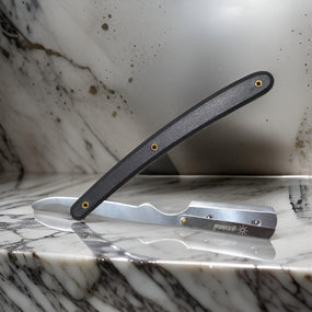 Globalstar Professional Straight Razor with Black Handle - Precision Shaving Excellence